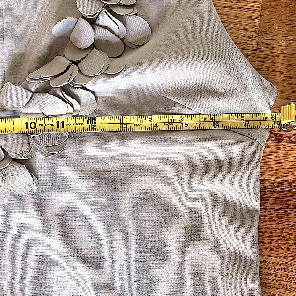 🔥NWOT EuropeanStyleItalyStunning DressTimelessDesignFigureFlatteringSoftGreyM/L - Picture 9 of 13